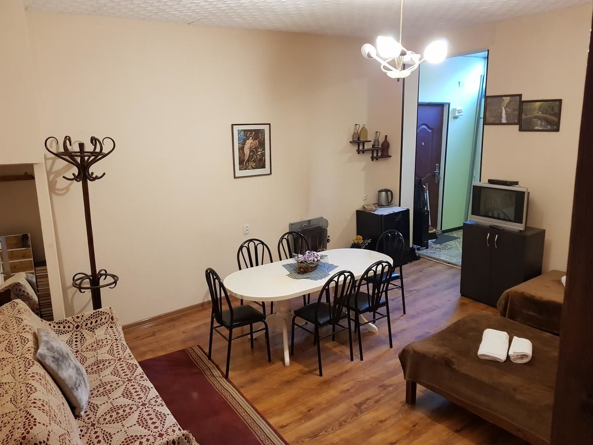 Гостевой дом Guest house apartments Тбилиси-16