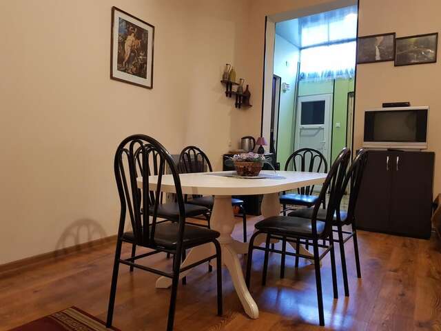 Гостевой дом Guest house apartments Тбилиси-16